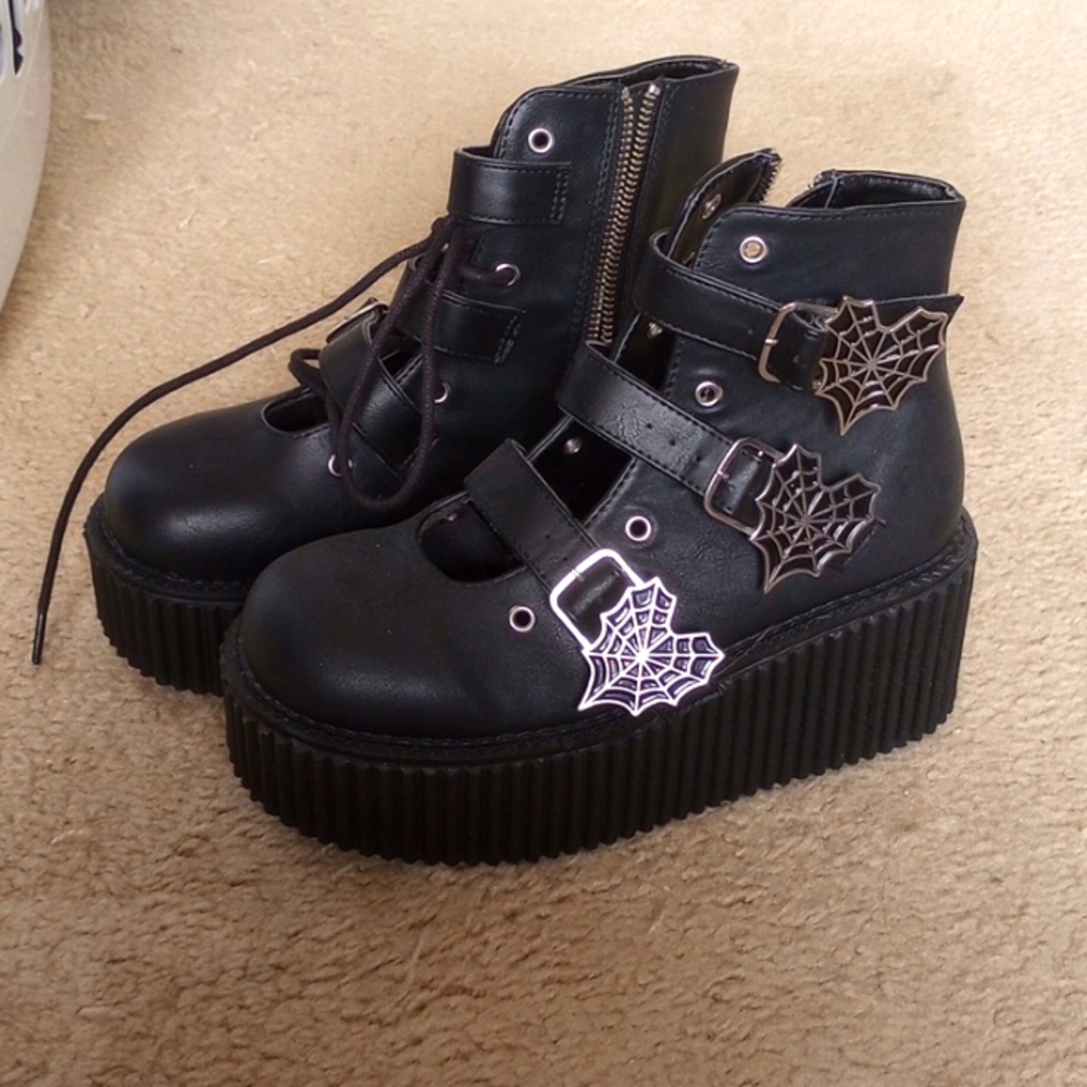 black matte Demonia Creeper 260